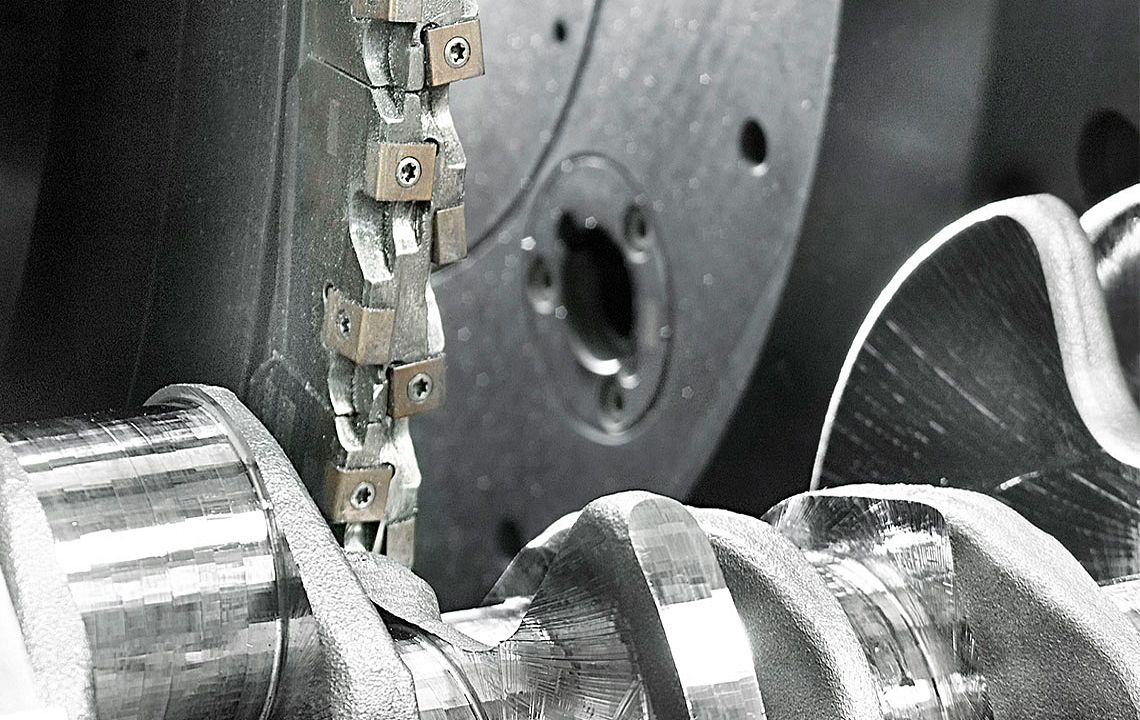 External milling of large crankshafts and eccentric shafts External milling of large crankshafts and eccentric shafts
